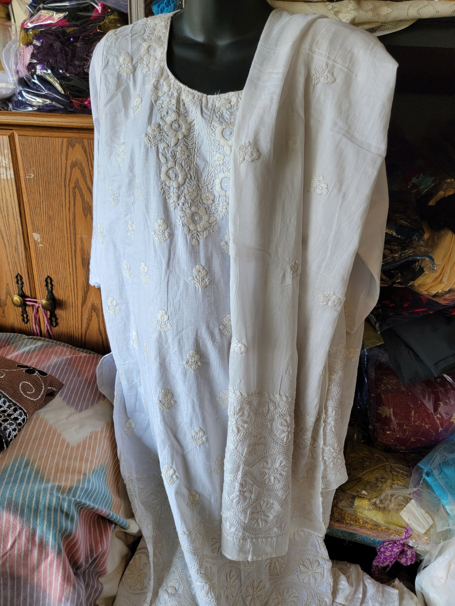White Hand Embroidered Cotton Salwar kameez Dress Chest Size 44 Indian Wedding Party wear