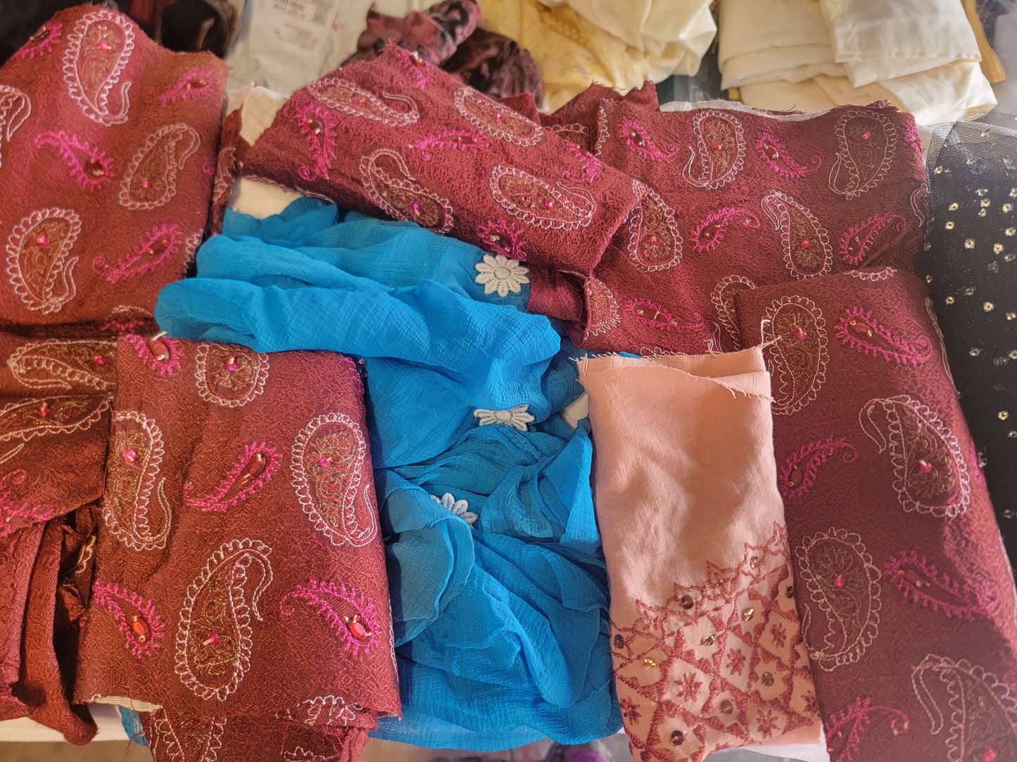 Set Of 10 Beaded Embroidered Lace Trim Art Craft Stitching fabric Doll Clothes Ornament Projects