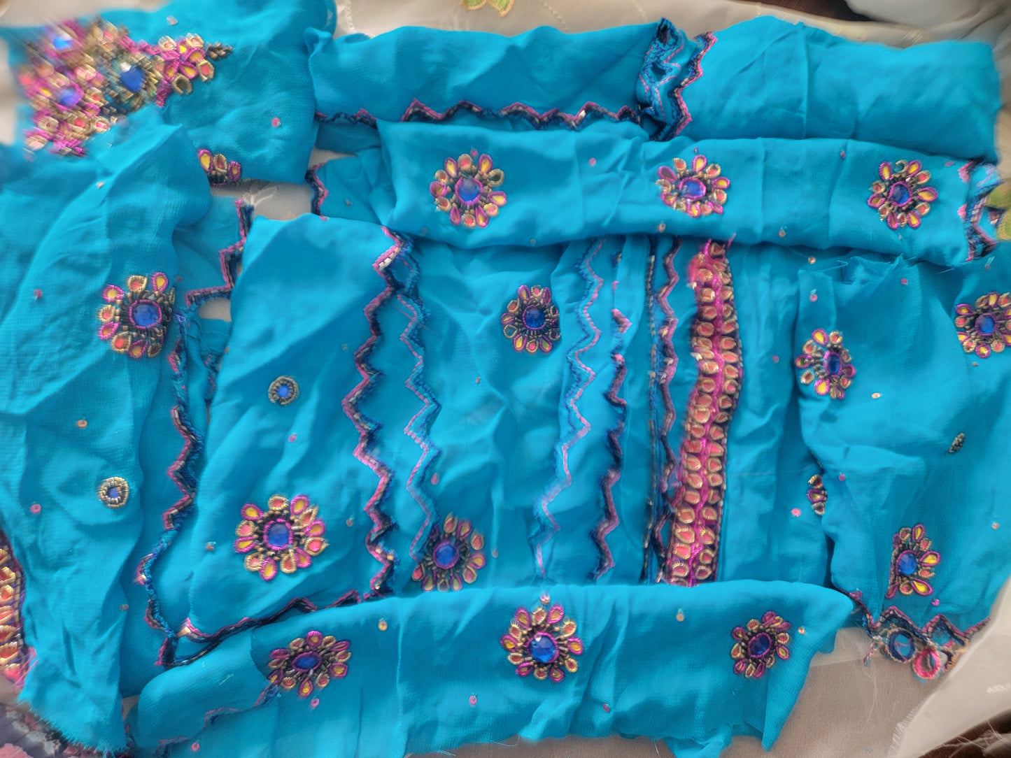 Set 10 Beaded Embroidered Lace Trim Art Craft Stitching fabric Doll Clothes Ornament Projects