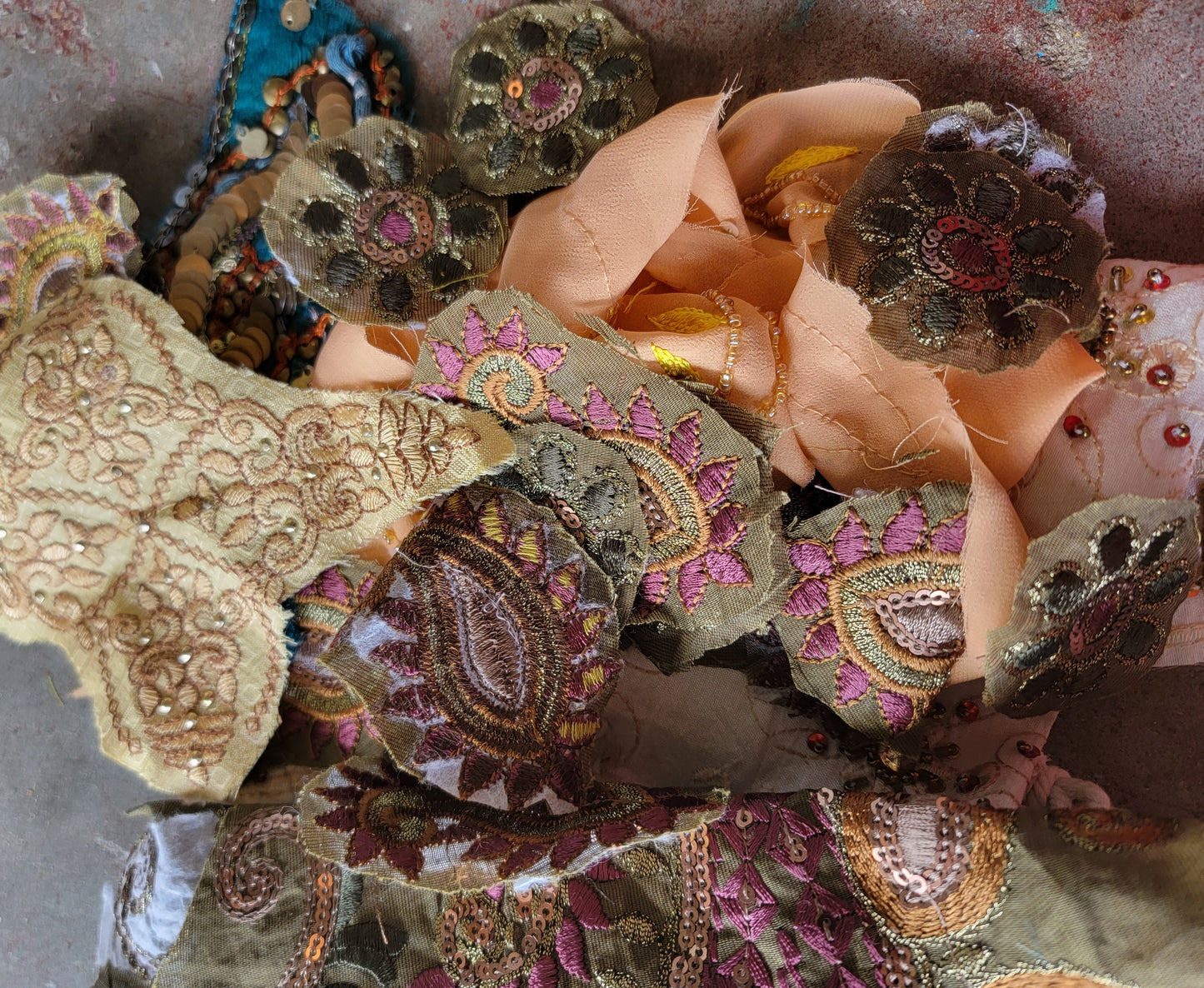 Set Of 10 Beaded Embroidered Lace Trim Art Craft Stitching fabric Doll Clothes Ornament Projects