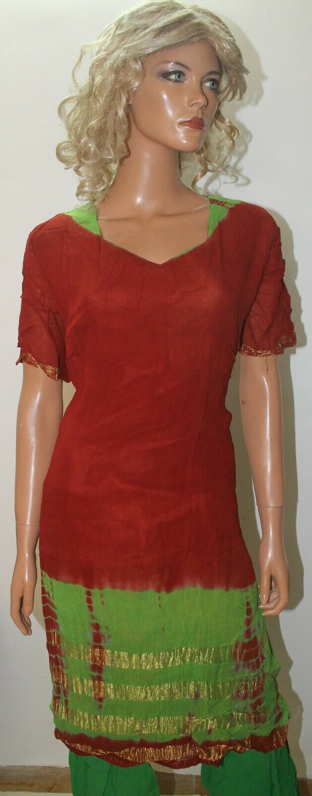 Red Tie Dye   Pakistani Designer Boutique Wear  Salwar kameez Chest  Size 44